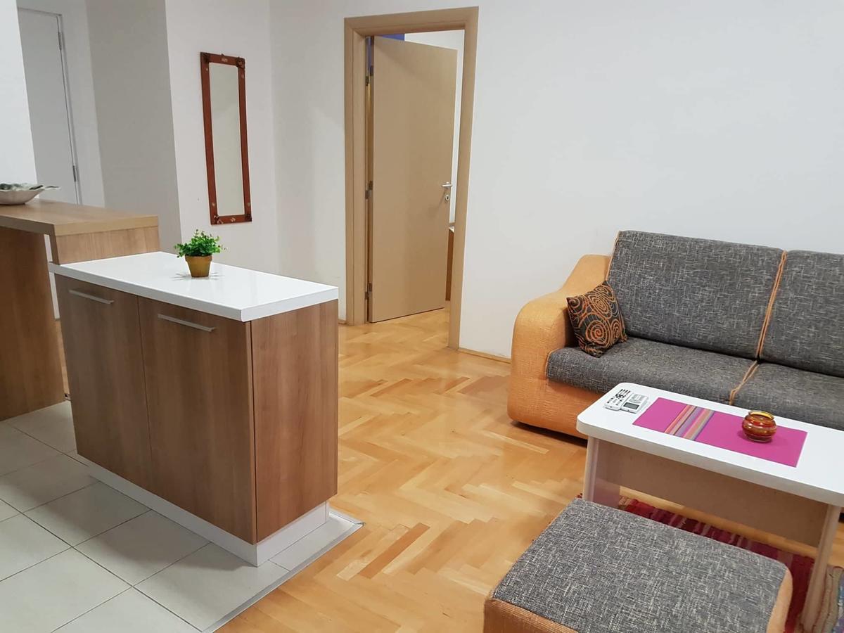 Regina'S Apartments Skopje Zewnętrze zdjęcie