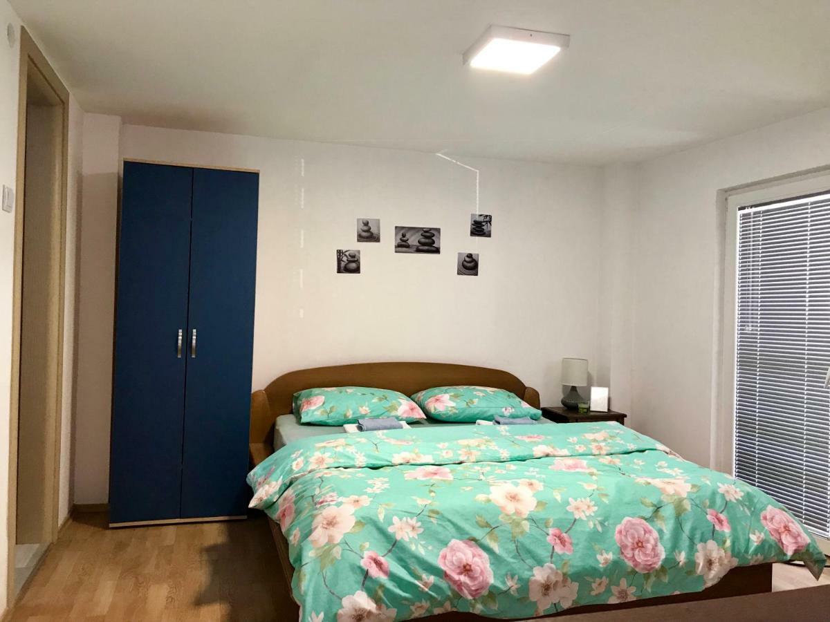 Regina'S Apartments Skopje Zewnętrze zdjęcie